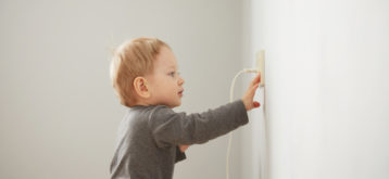 http://www.mercuryservices.com.au/wp-content/uploads/2019/02/mercury-services-electrical-safety-for-kids.jpg